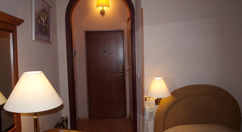 Domus Hotel-1 Kiev Esterno foto