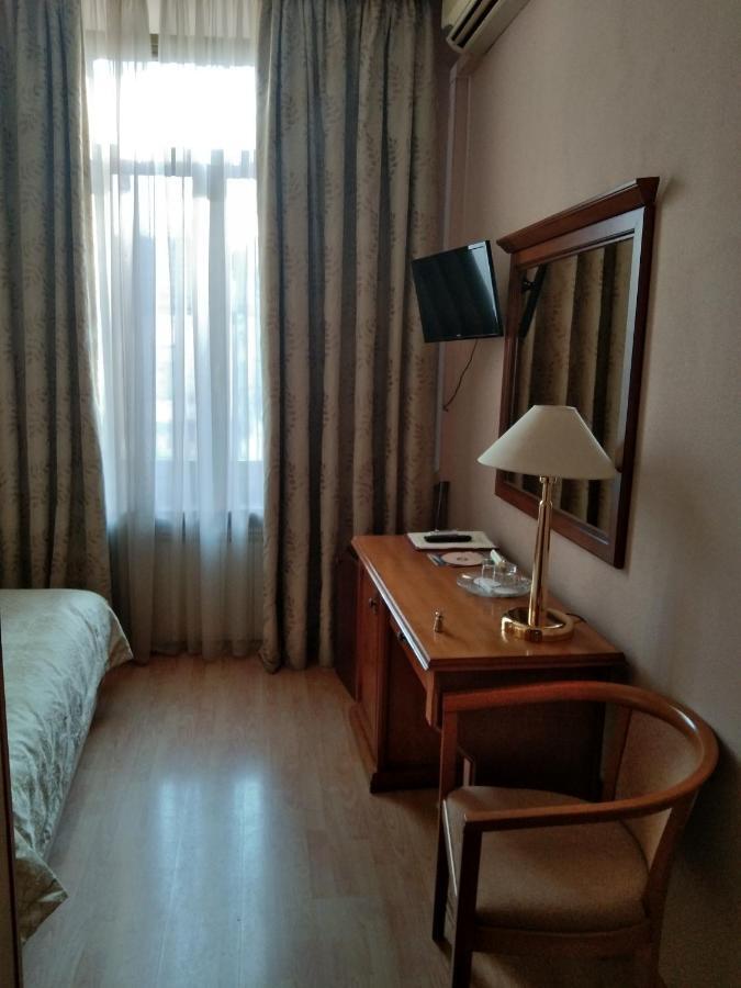 Domus Hotel-1 Kiev Esterno foto