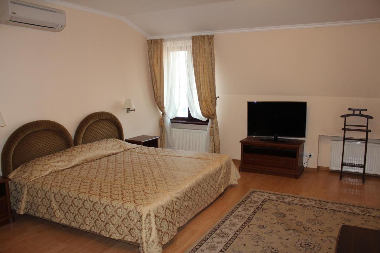 Domus Hotel-1 Kiev Esterno foto